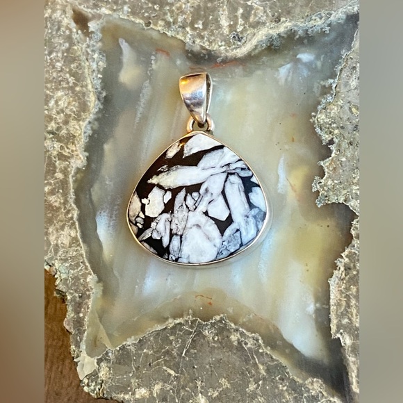 Genuine Rare Chrysanthemum Gemstone, 925 Sterling Silver Pendant - Picture 8 of 15